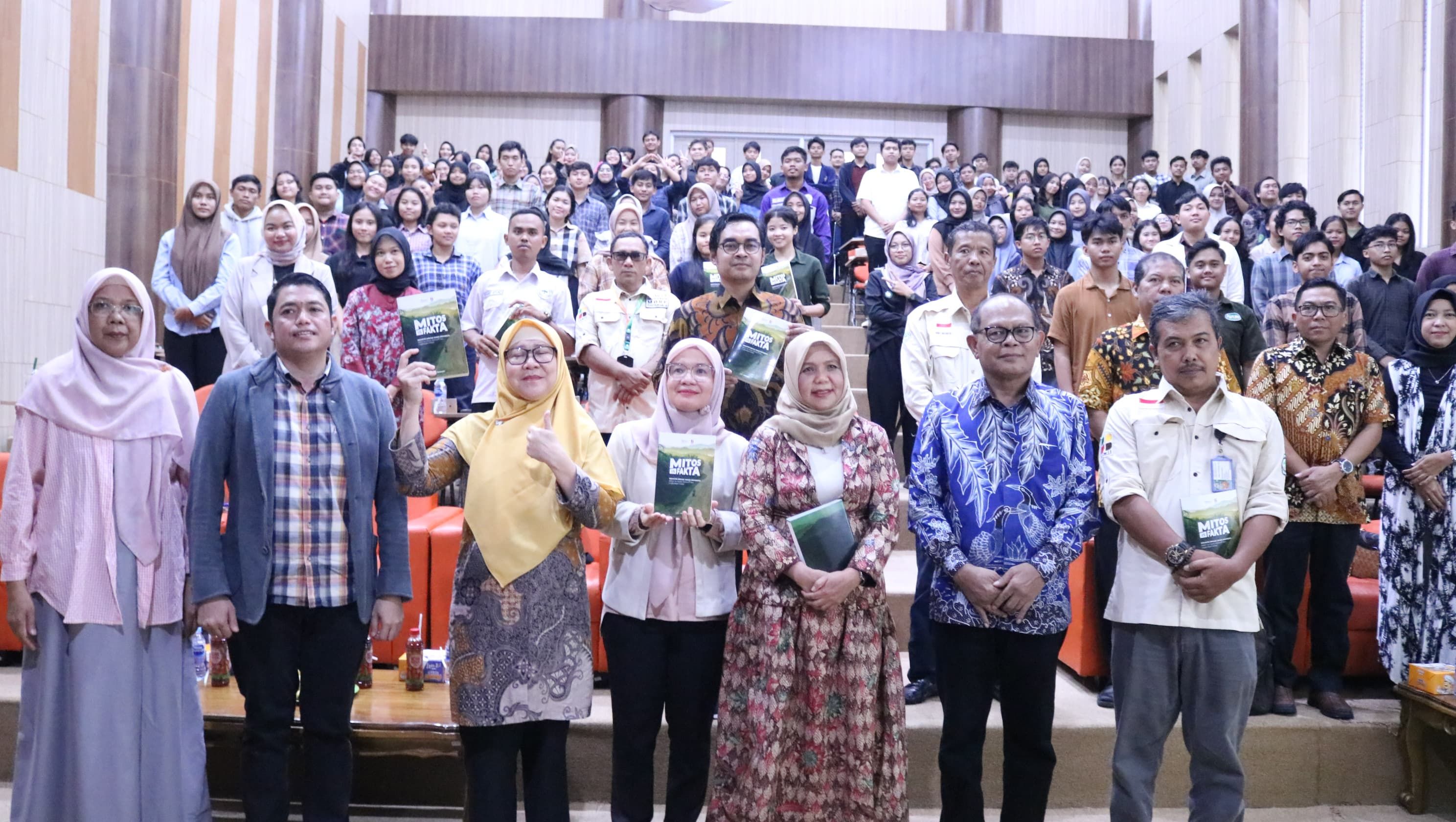 Himasep  Menggelar  Seminar Industri Minyak Sawit Indonesia dalam Isu Sosial, Ekonomi dan Lingkungan Global di Universitas Tanjungpura