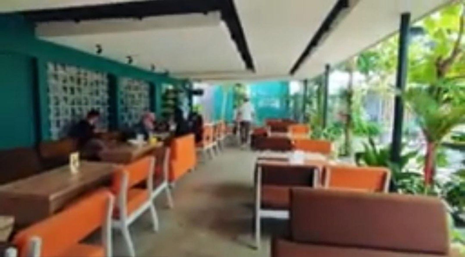 Surabi Teras, resto dan cafe unik estetik di Ciputat Tangerang Selatan Banten/tangkapan layar youtube/Channel Mulai Yuk 