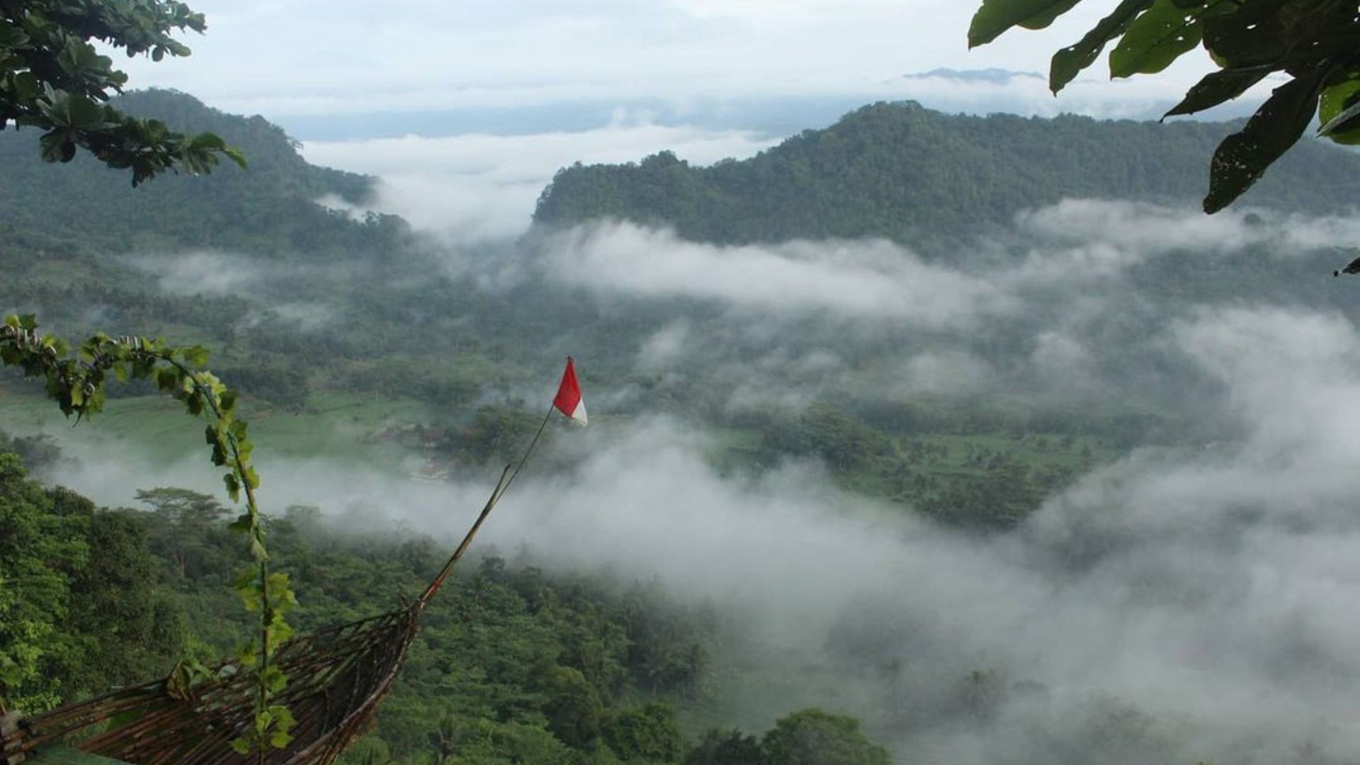 Puncak Bangku Rancah, Menikmati Keindahan Kabupaten Ciamis dari Atas Awan/Instagram/@sahrul_nl