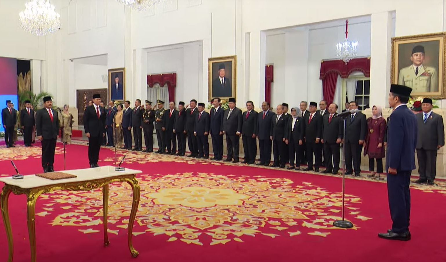 Presiden Jokowi Lantik Hadi Tjahjanto Jadi Menko Polhukam dan AHY Jadi Menteri ATR di Istana Negara