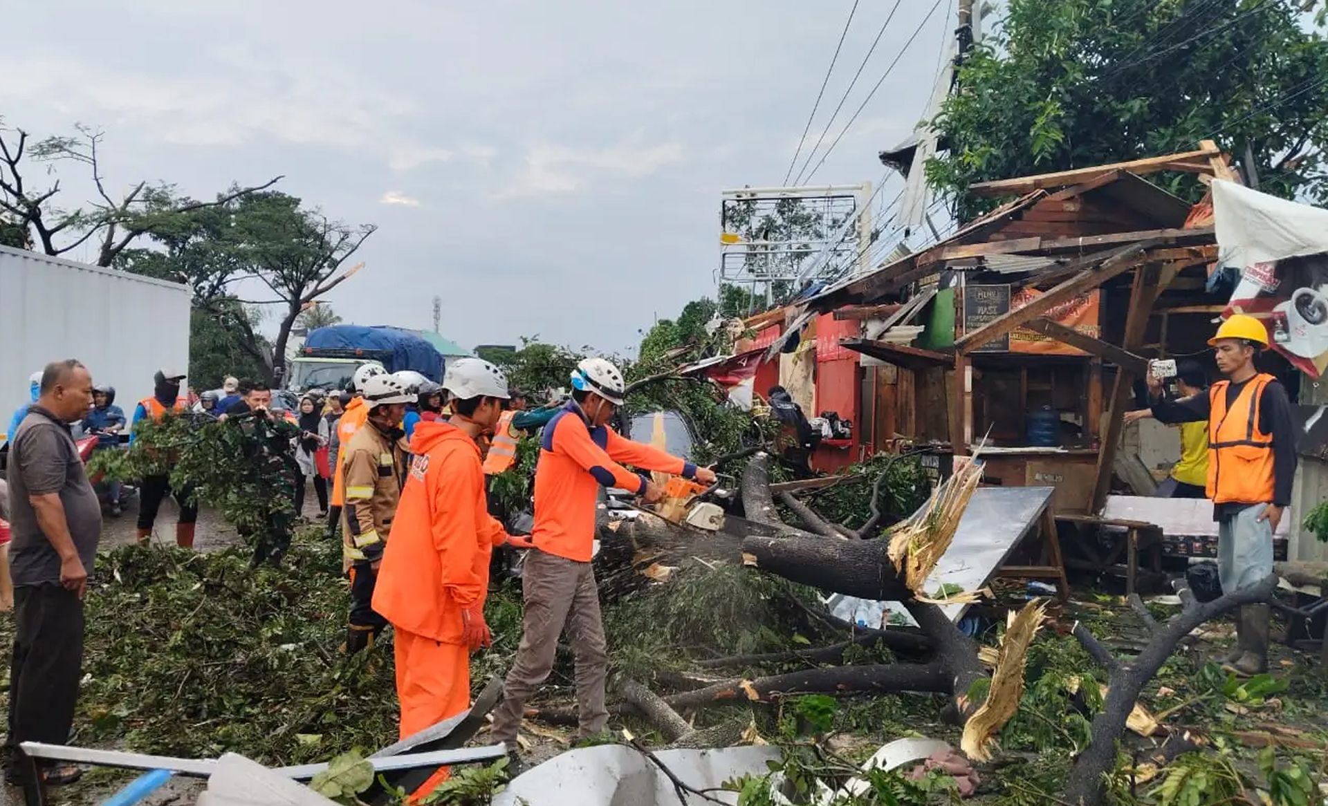 Kerusakan Akibat Angin Puting Beliung di Bandung dan Sumedang, 493 Rumah Warga Rusak