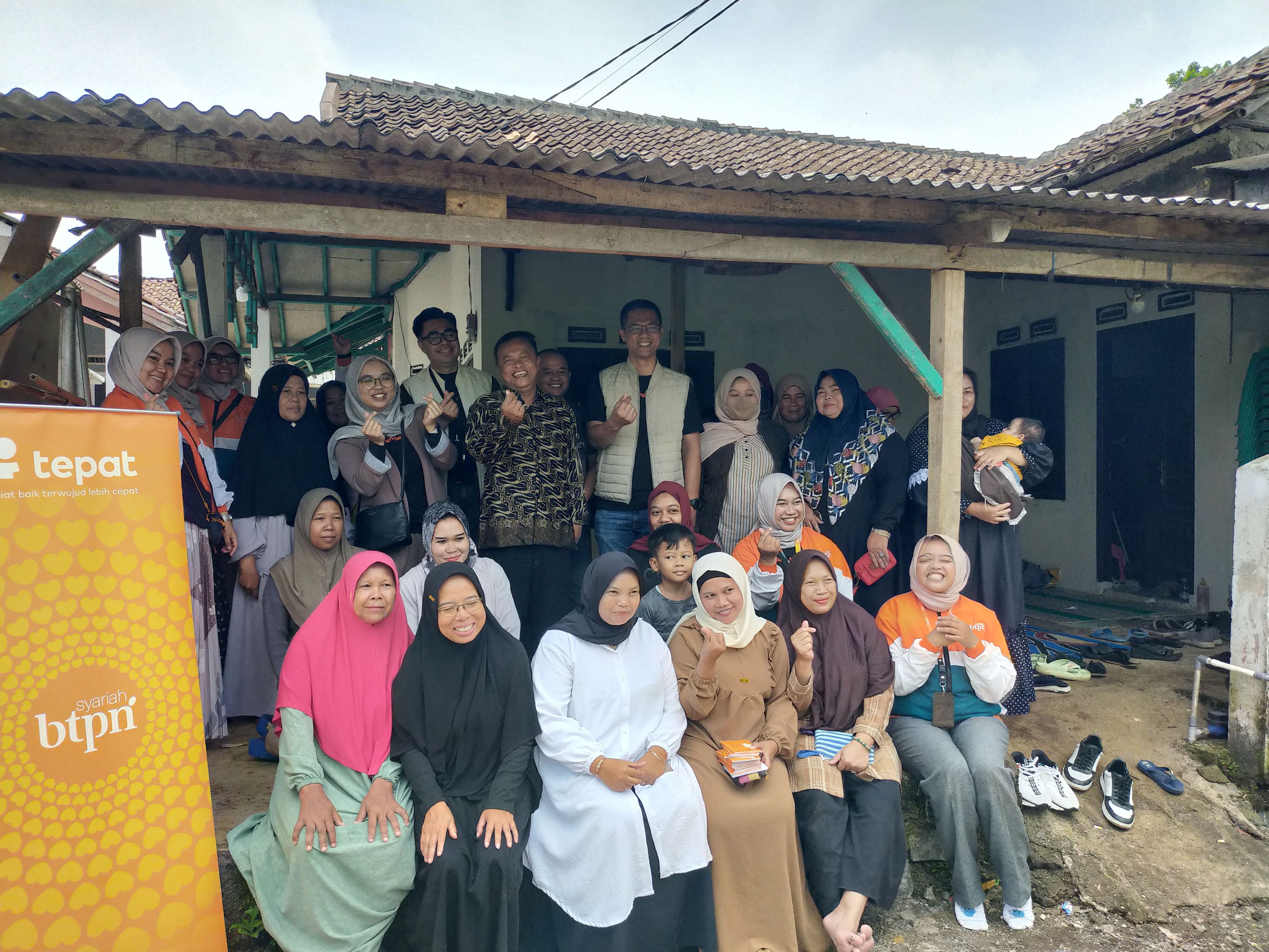 Ibu-ibu di Kota Sukabumi usai mengikuti program PRS.