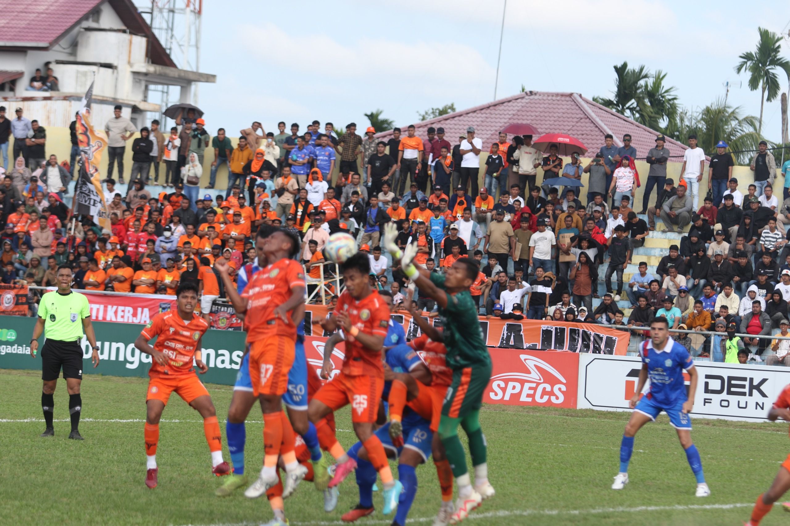 Semifinal leg pertama Persiraja Banda Aceh vs PSBS Biak berakhir imbang 1-1. Pertandingan leg kedua akan berlangsung di Stadion Cenderawasih Biak pada 29 Februari 2024 mendatang di kandang PSBS
