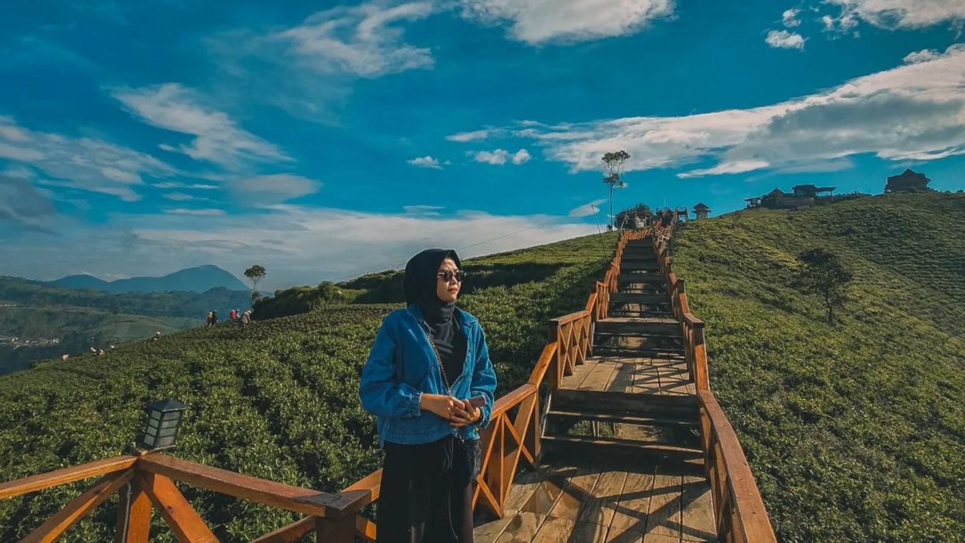 Keindahan Taman Langit Pangalengan menjadi daya tarik wisatawan. /Instagram/@tamanlangitpangalenganofficial