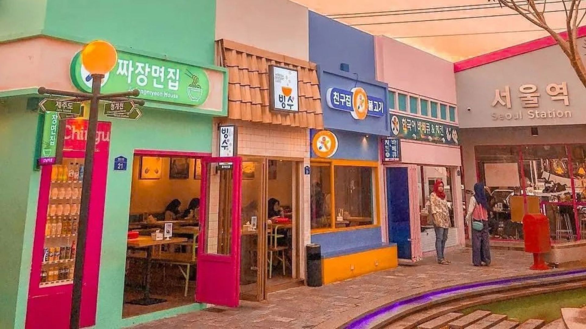 Suasana cafe Chingu yang ada di Little Seoul Bandung. /Instagram/@chingucafe