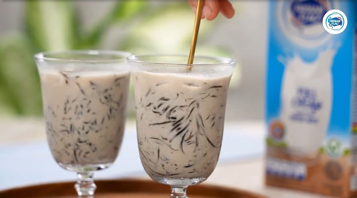Es Cincau Hitam bisa Anda kombinasikan dengan sirup, susu, maupun bubuk cappucino untuk ide bisnis di bulan Ramadan 2024.