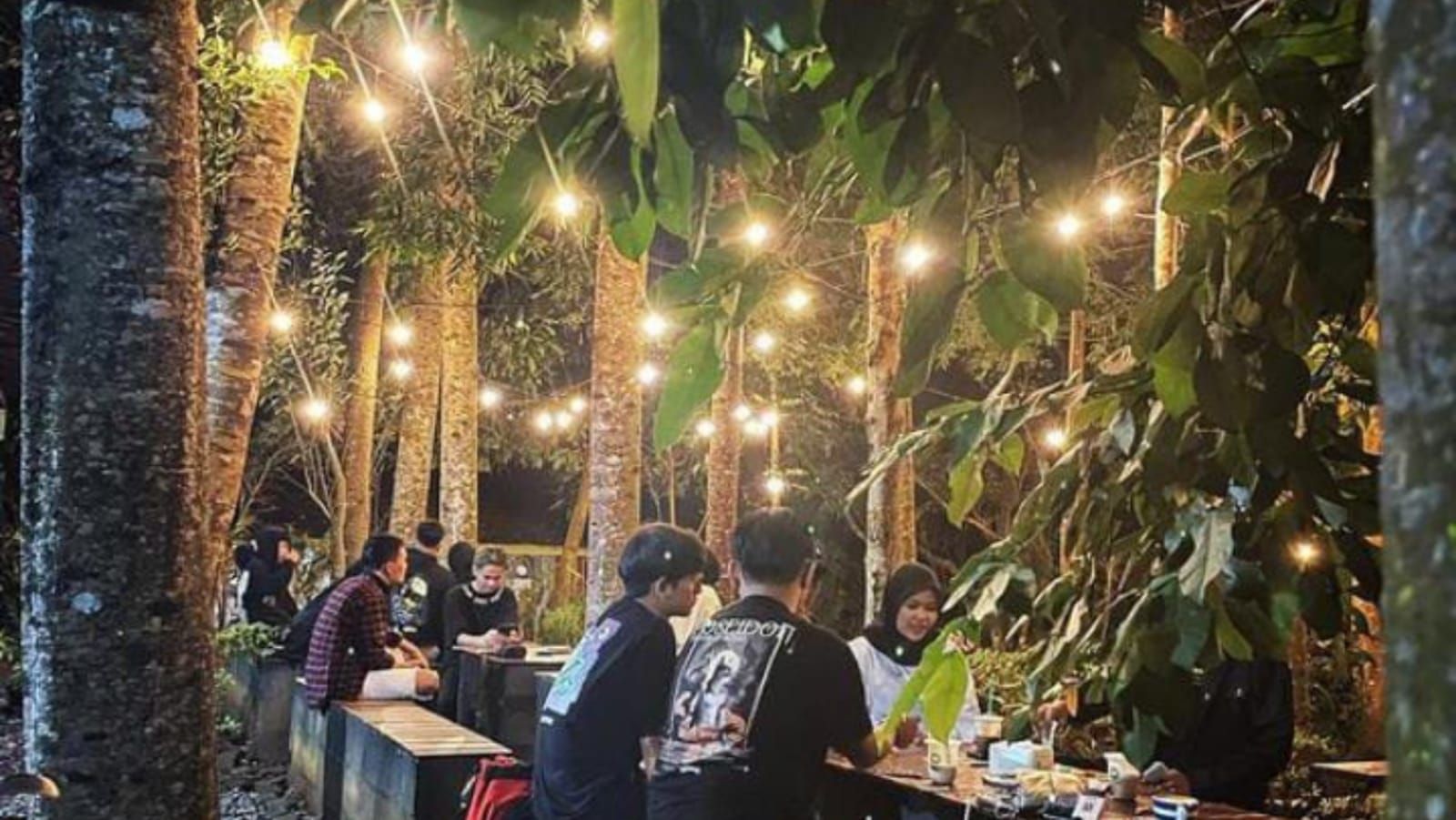 Urban Forest Cafe menjadi salah satu tempat nongkrong yang hits di Tasikmalaya