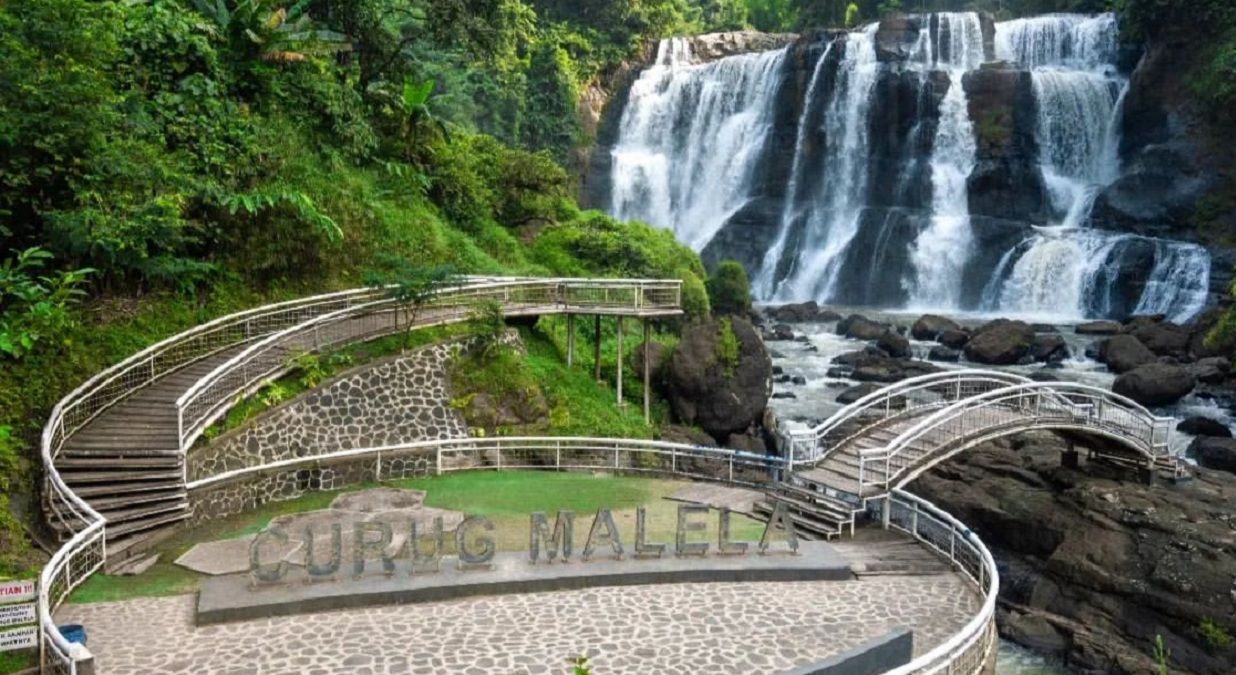 Curug Malela, salah satu wisata alam Air terjun favorit di Bandung Barat.*