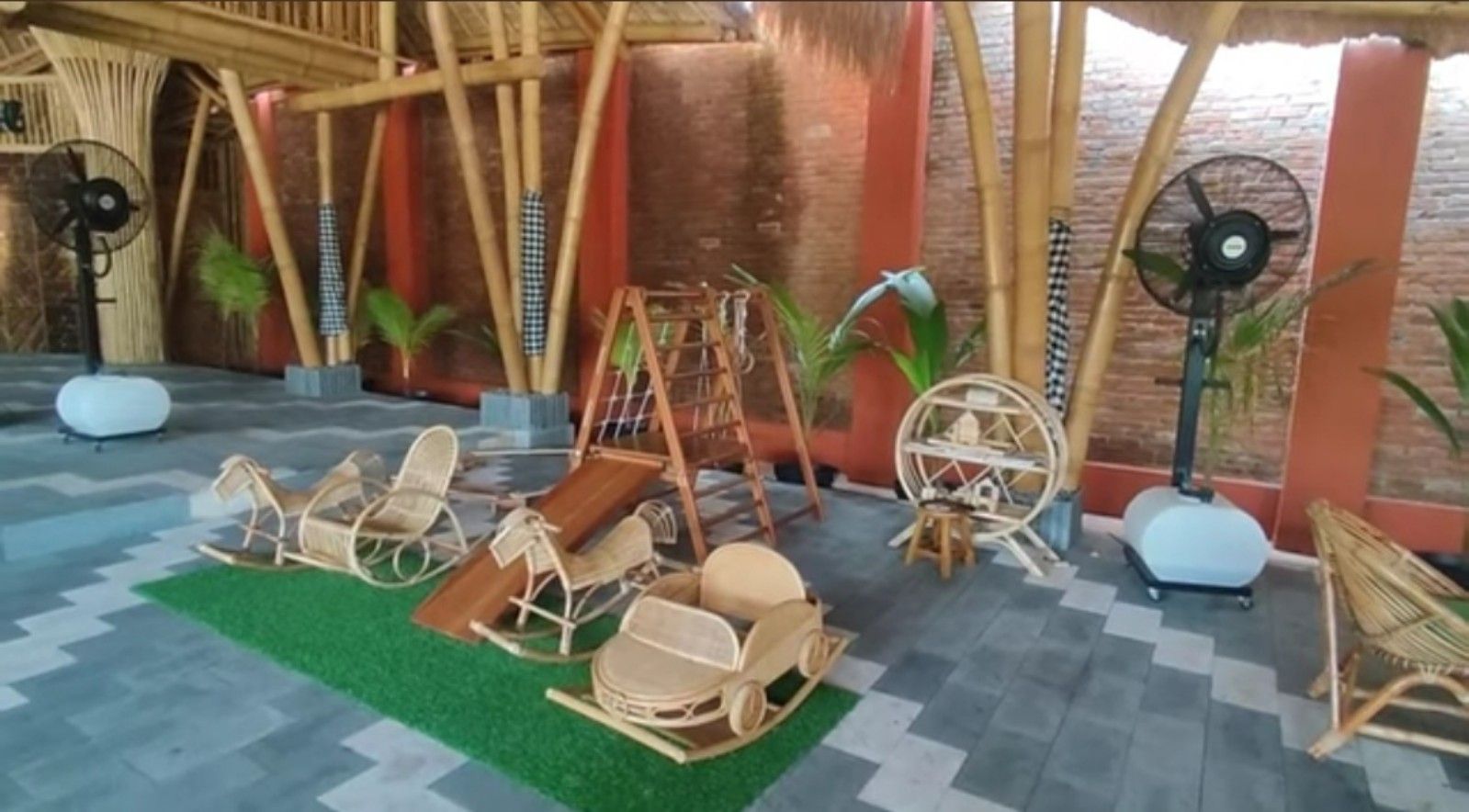Area taman bermain mini di Bali House dan Kanca Space/tangkapan layar youtube/channel Mulai Yuk