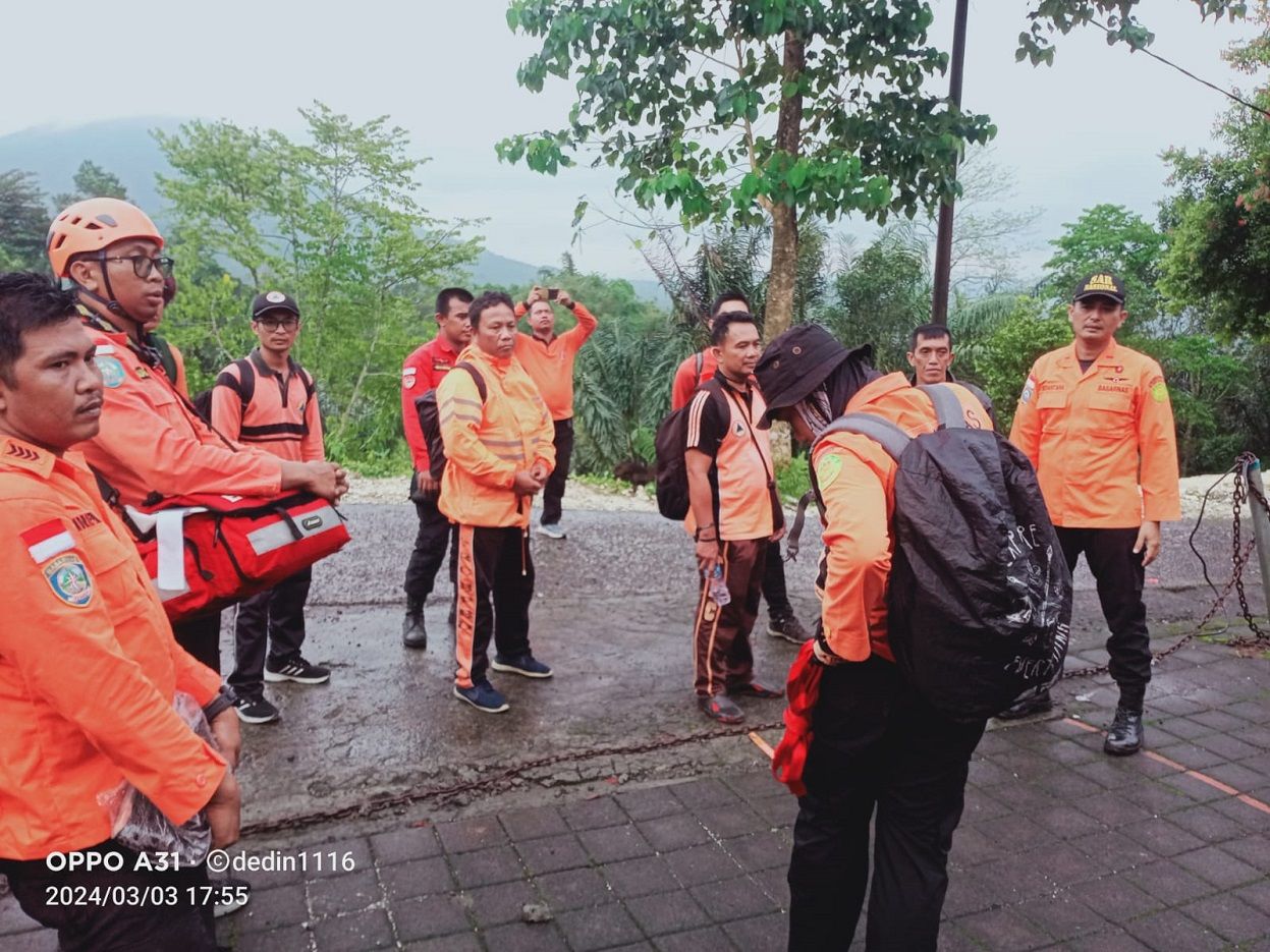 Tim SAR gabungan melanjutkan pencarian pada Senin 4 Maret 2024 untuk mencari keberadaan 2 orang pendaki yang tersesat di Gunung Batukaru 