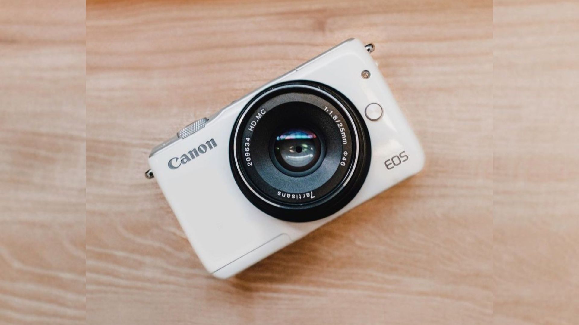 Foto unit kamera Canon EOS M10 kamera mirrorles. / instagram/ @eloracamera