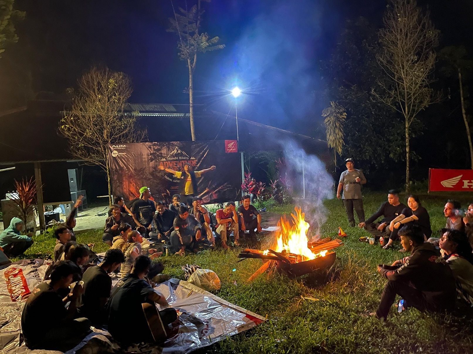 Di lokasi kemping di Wanakula Camp Subang, peserta mengikuti berbagai kegiatan untuk kebersamaan.*/