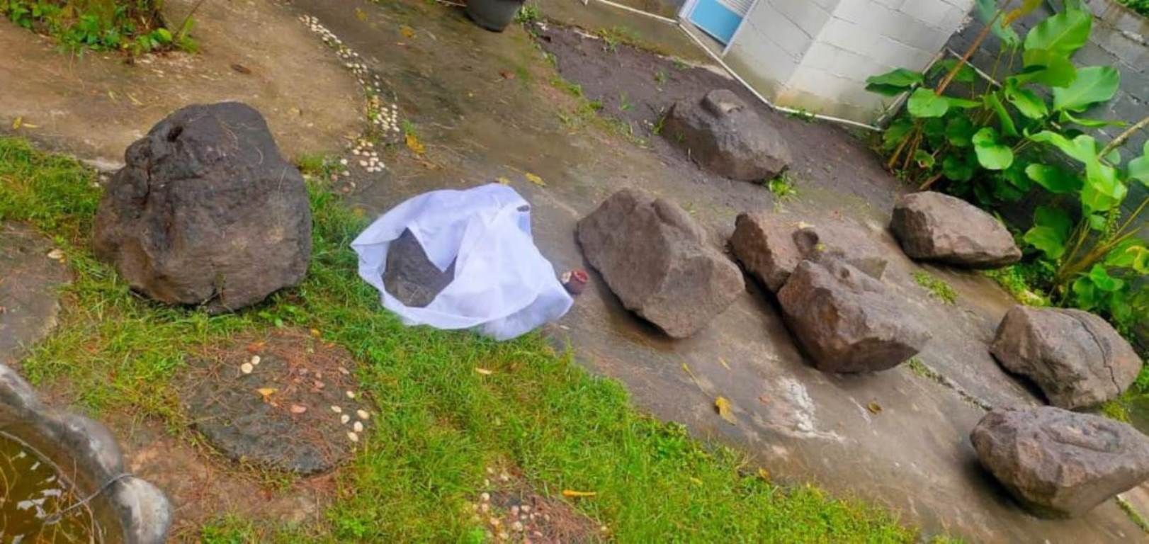 Penemuan batu di wilayah Desa Jumog, Karangranyar.