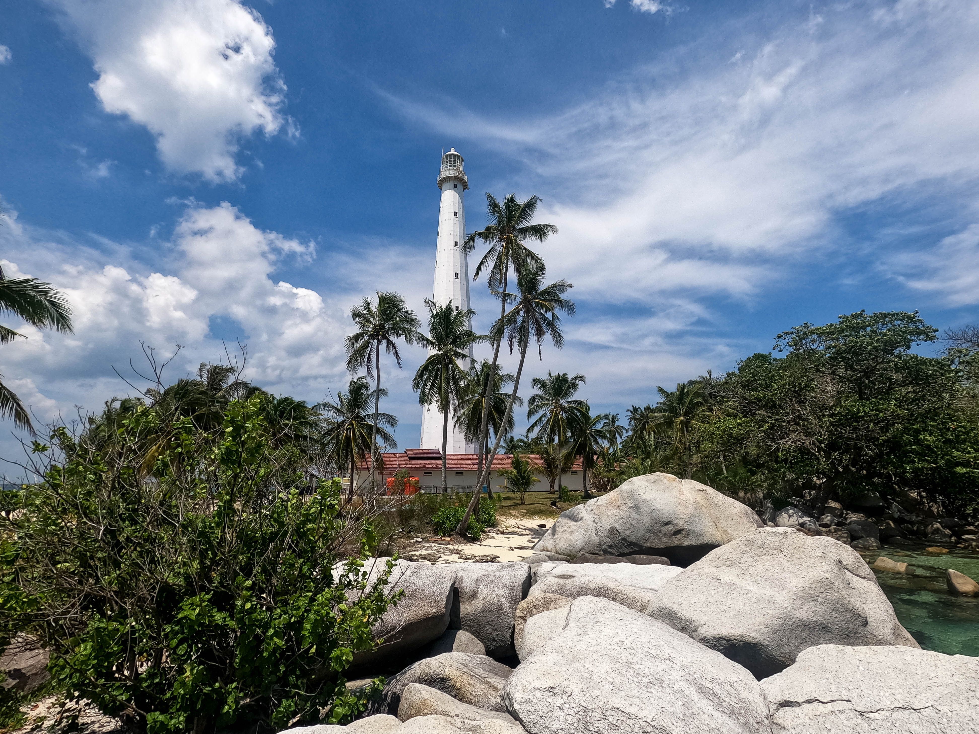 Mercusuar Pulau Lengkuas Ikon Unik Destinasi Wisata Bangka Belitung.