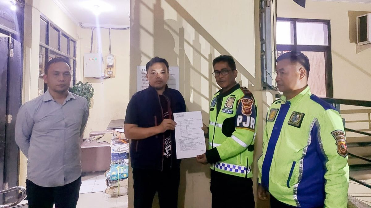 Serah Terima pelimpahan kasus pencurian guardrail dari Ditlantas Polda Jabar ke Polresta Bandung pada Selasa, 12 Maret 2024.  