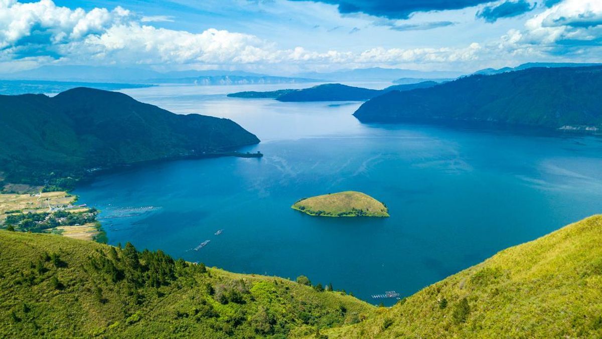 Terkuak fakta tentang danau toba : danau toba merupakan danau vulkanik tebesar didunia