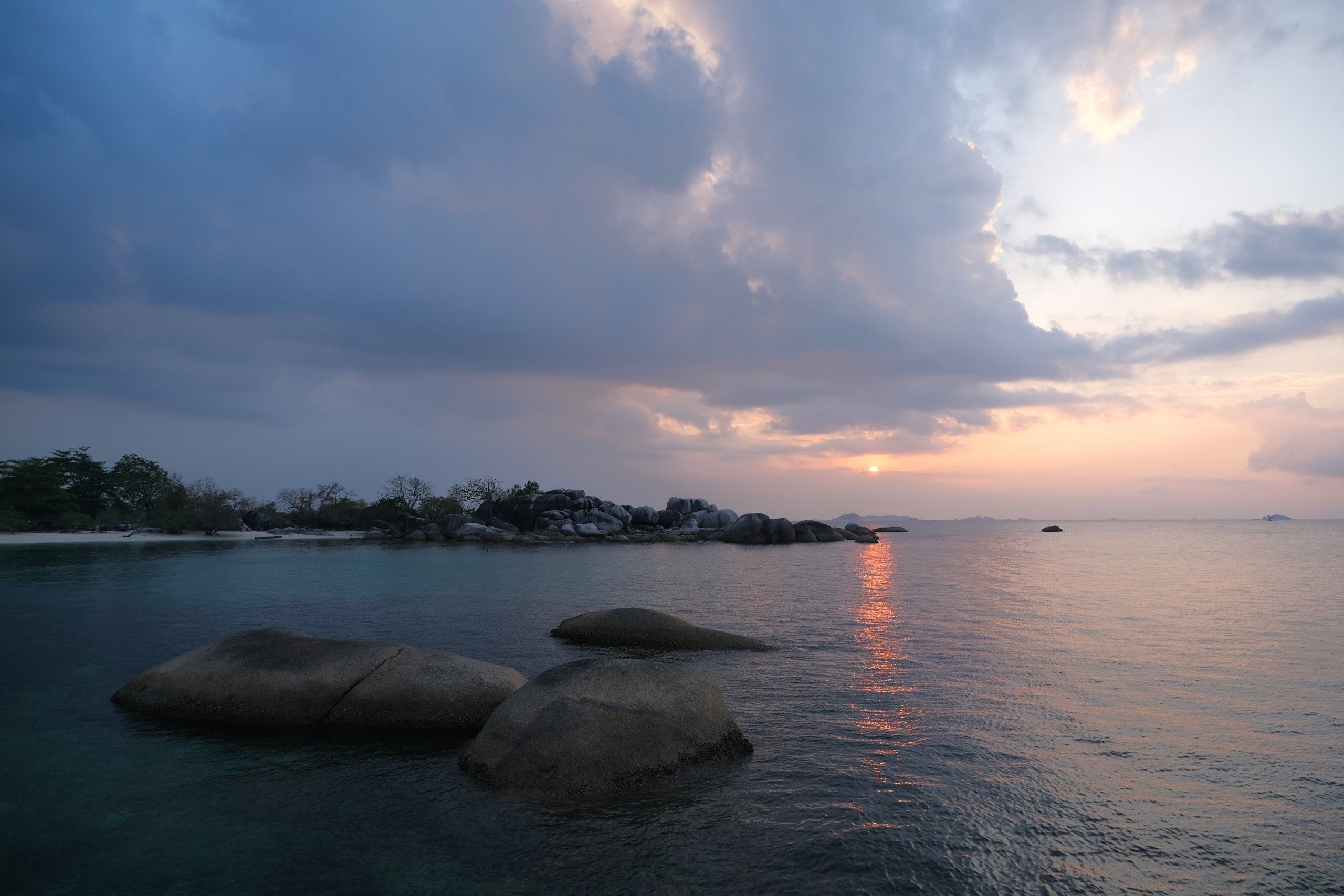 Pantai Tanjung Tinggi Destinasi Wisata Unggulan di Jantung Bangka ...