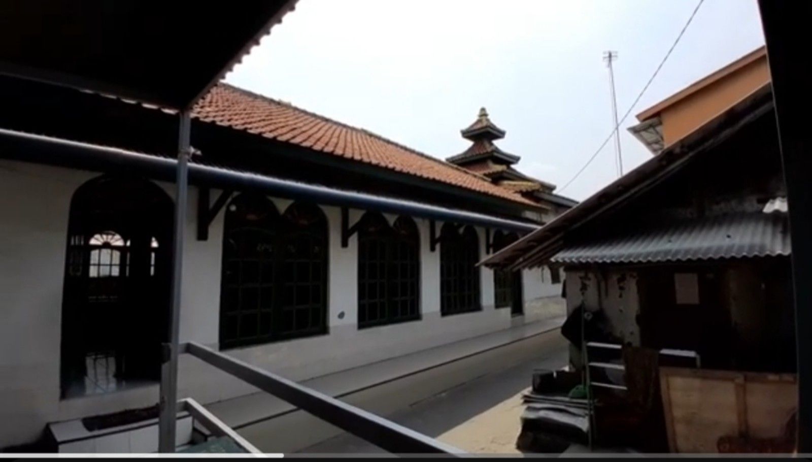 Masjid Sumpah di Terate Udik Jombang Kota Cilegon Banten/tangkapan layar youtube/channel Mang Dhepi 