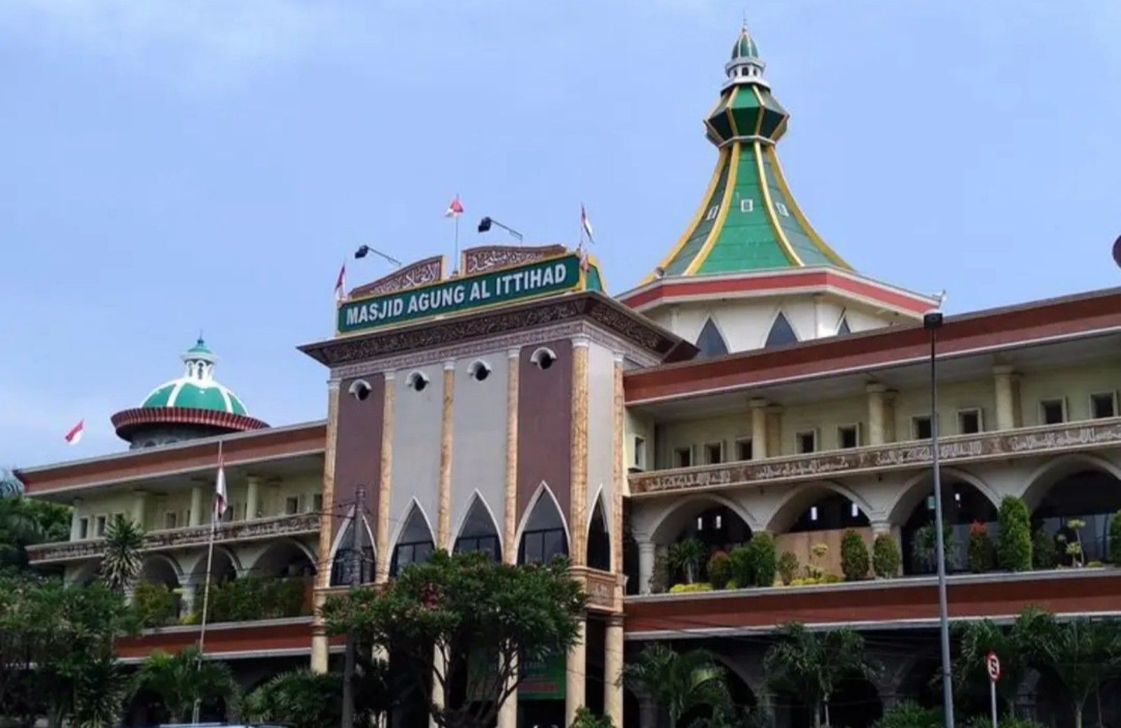 Masjid Al Ittihad di Kota Tangerang Banten/tangkapan layar youtube/channel Awang Santoso  