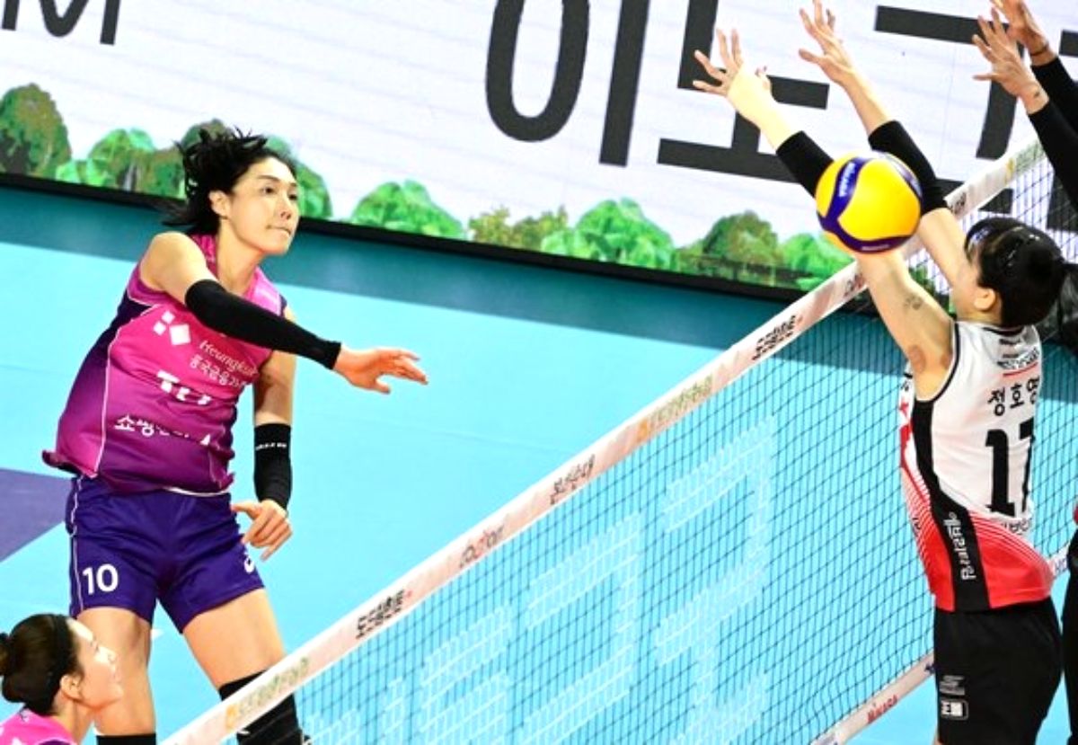 Kim Yeon Kyung, ratu voli Korea Selatan yang membela Pink Spiders di Liga Voli Putri Korea 2023/2024.