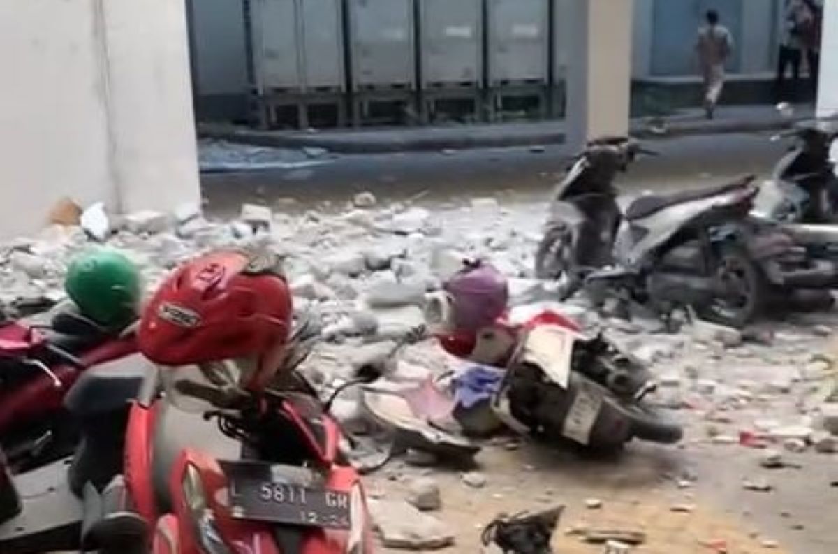 Kampus C Universitas Airlangga ikut terdampak gempa Bawean pada Jumat, 22 Maret 2024.