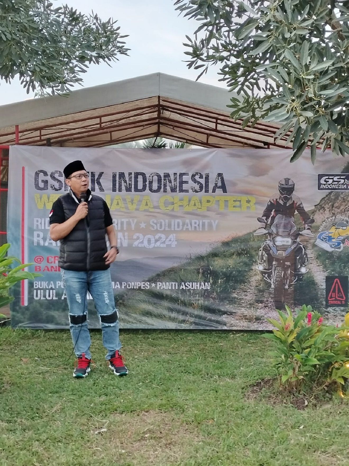 Pembina GSrek Indonesia West Java Chapter, Oke D Junjunan mengapresiasi tinggi kegiatan amal dari segenap anggota.*/  