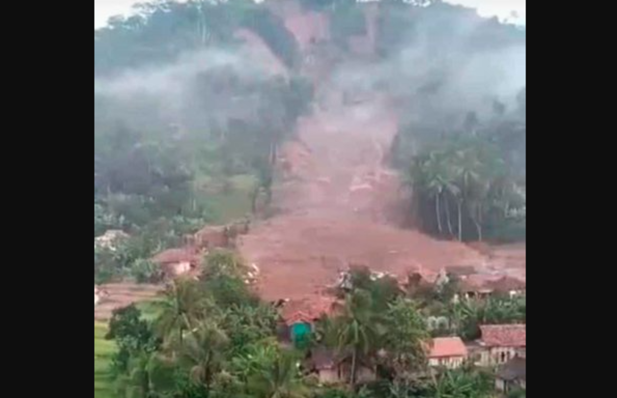 Hingga Senin 25 Maret 2024 pagi, BPBD, Polisi dan TNI masih mencari dan mengevakuasi 9 warga yang tertimbun longsor di Kampung Gintung, Desa Cibenda, Kecamatan Cipongkor, KBB.