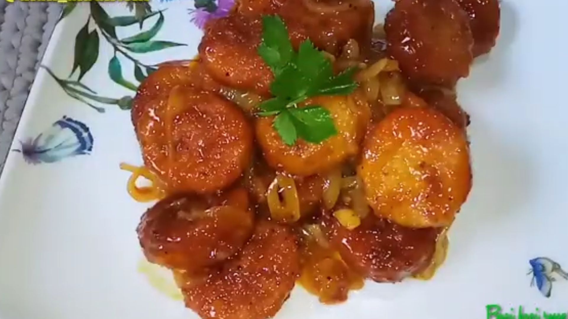 Hidangan Nugget Hot Lava yang menawarkan sensasi pedas membara. / YouTube/ Dian Albanteni