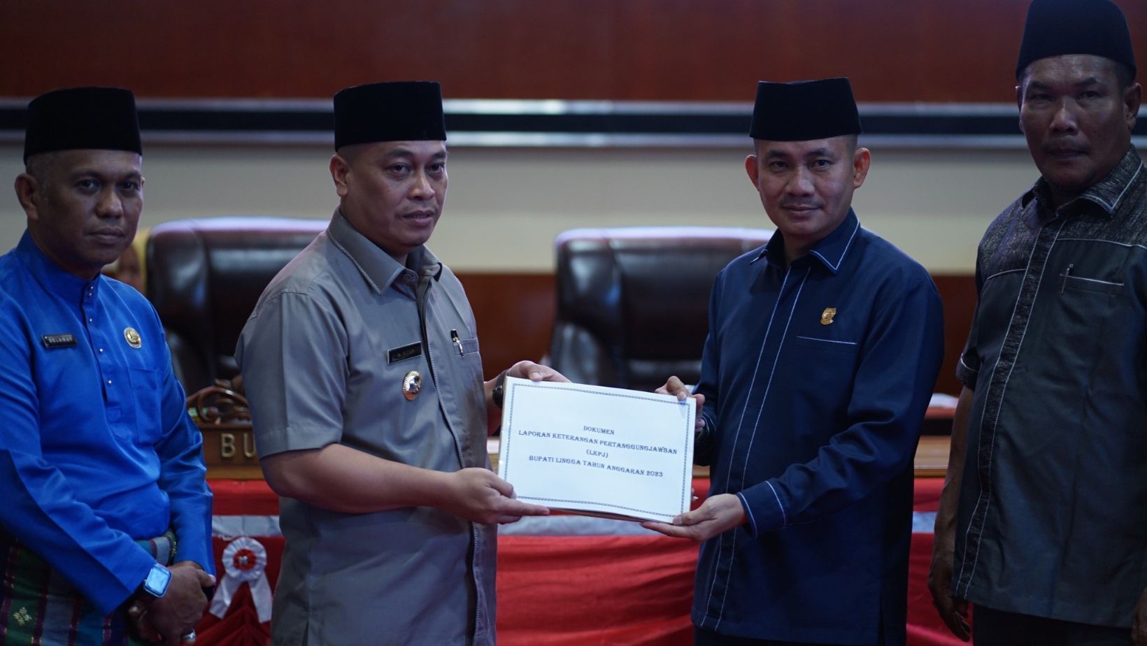 DPRD Kabupaten Lingga menggelar Rapat Paripurna dalam agenda, Penyampaian Laporan Keterangan Pertanggungjawaban (LKPJ) Bupati Lingga Akhir Tahun Anggaran 2023
