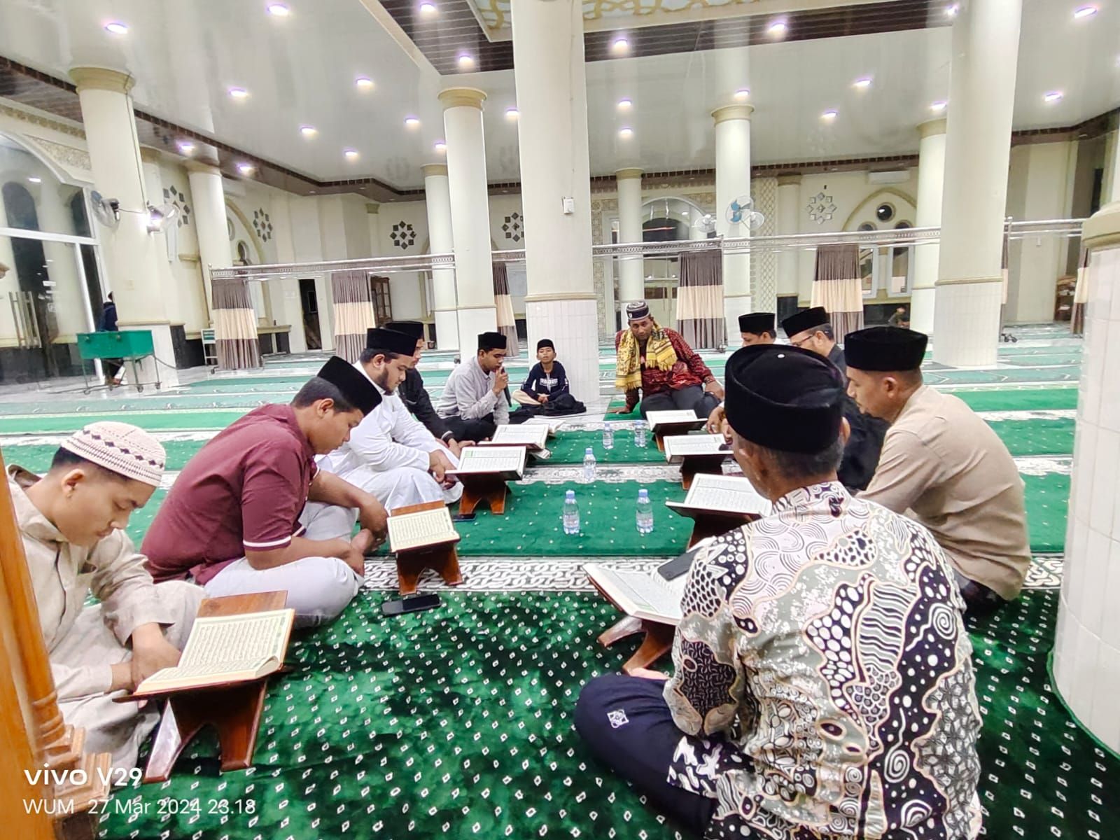 Haflah Al-Qur'an pada Malam Memperingati Nuzulul Quran di Masjid Babul Maghfirah bersama Qari berbakat Gampong Tanjong Seulamat