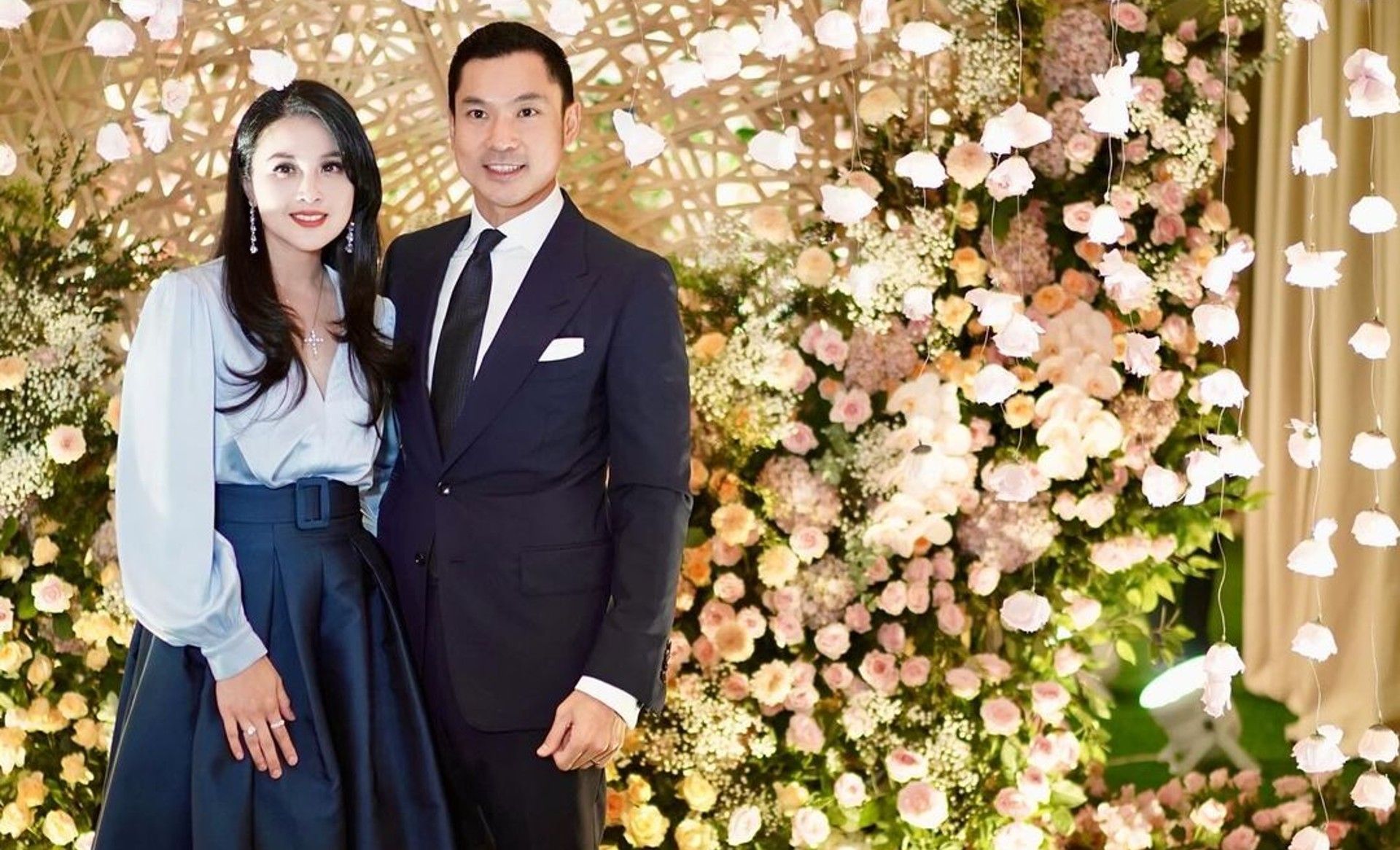 Sandra Dewi dan suaminya Harvey Moei
