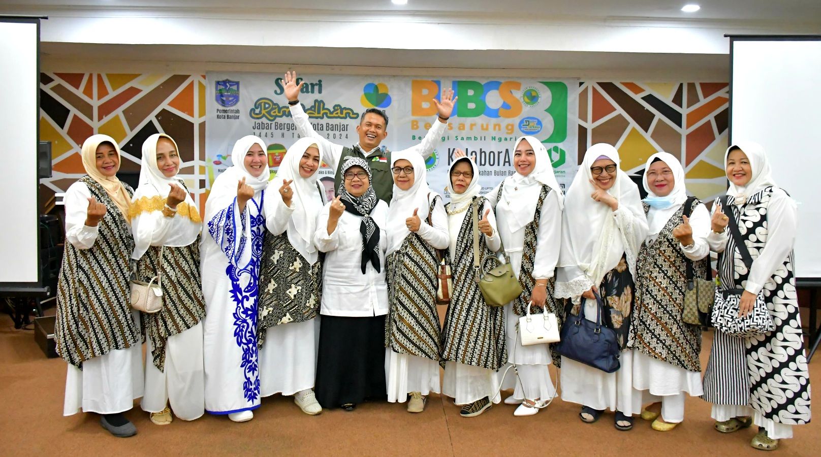 Pucak Safari Ramadan Jabar Bergerak Kota Banjar Bubos 8 dan peluncuran Jamu Perkasa di lantai 3 Toserba Pajajaran, Rabu (28/3/2024).