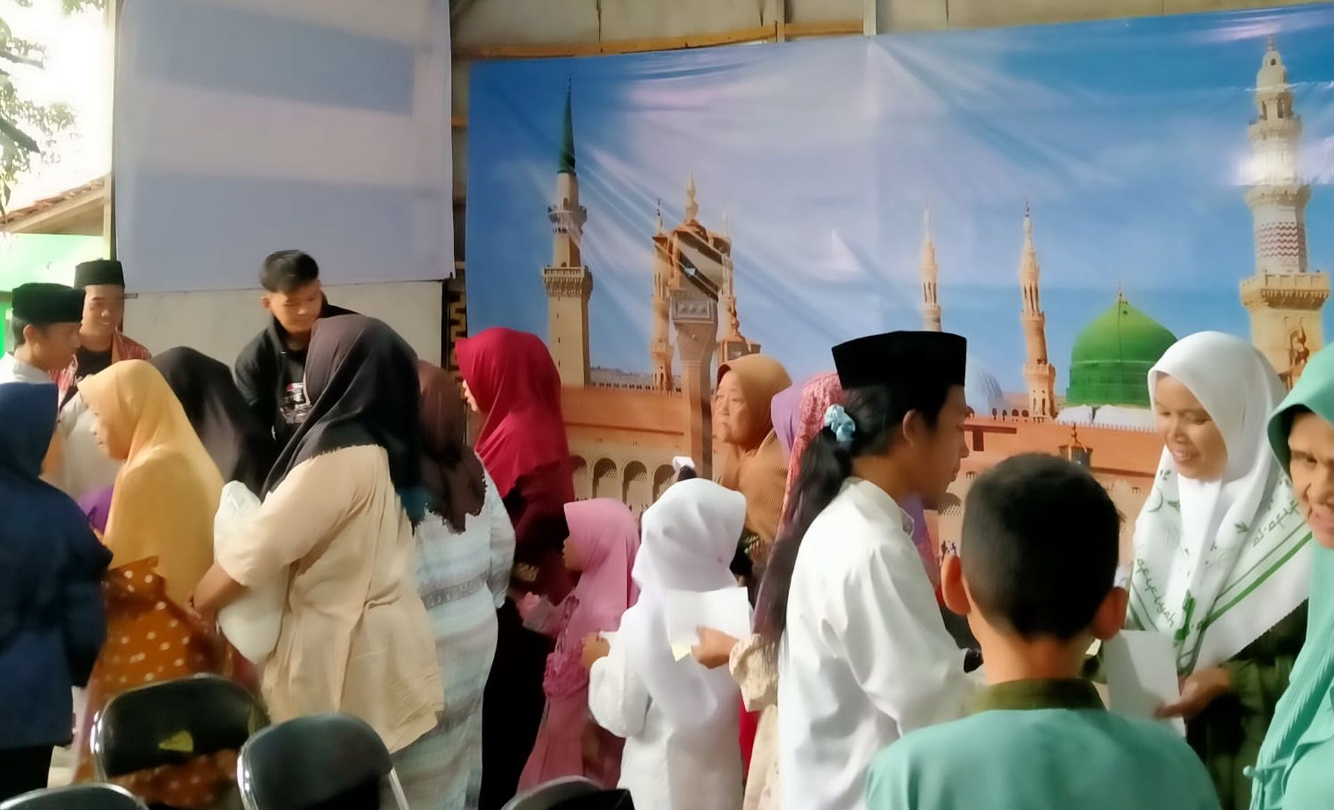 Taman Belajar Al-Afifiyah Kopo Kembali Gelar Berbagi Beras Gratis di Bulan Ramadhan