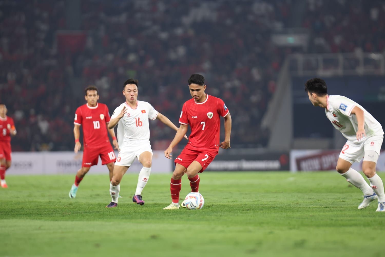 Potret Indonesia saat melawan Vietnam di kualifikasi Piala Dunia 2026 / PSSI 