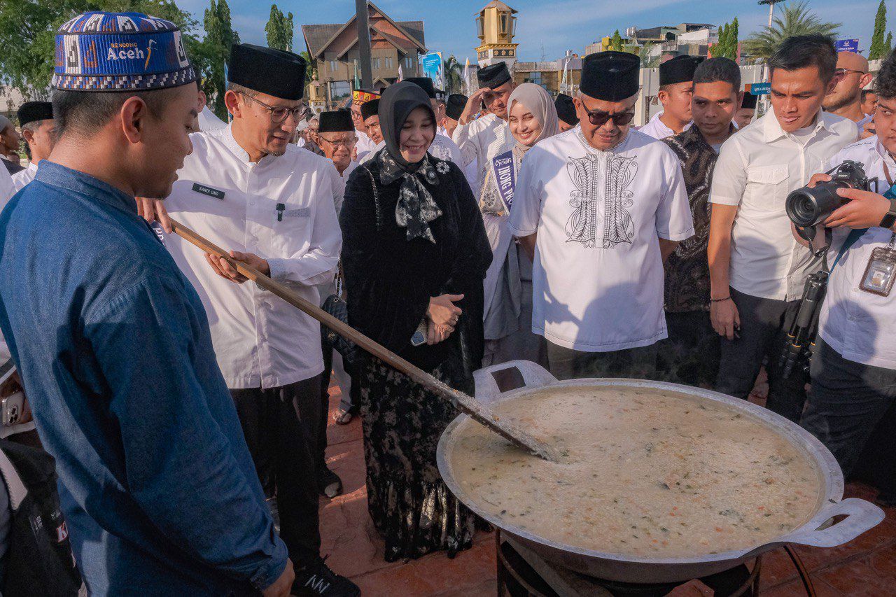 Warga Aceh Lakukan Pelestarian Tradisi Budaya Melalui Aceh Ramadan Festival.