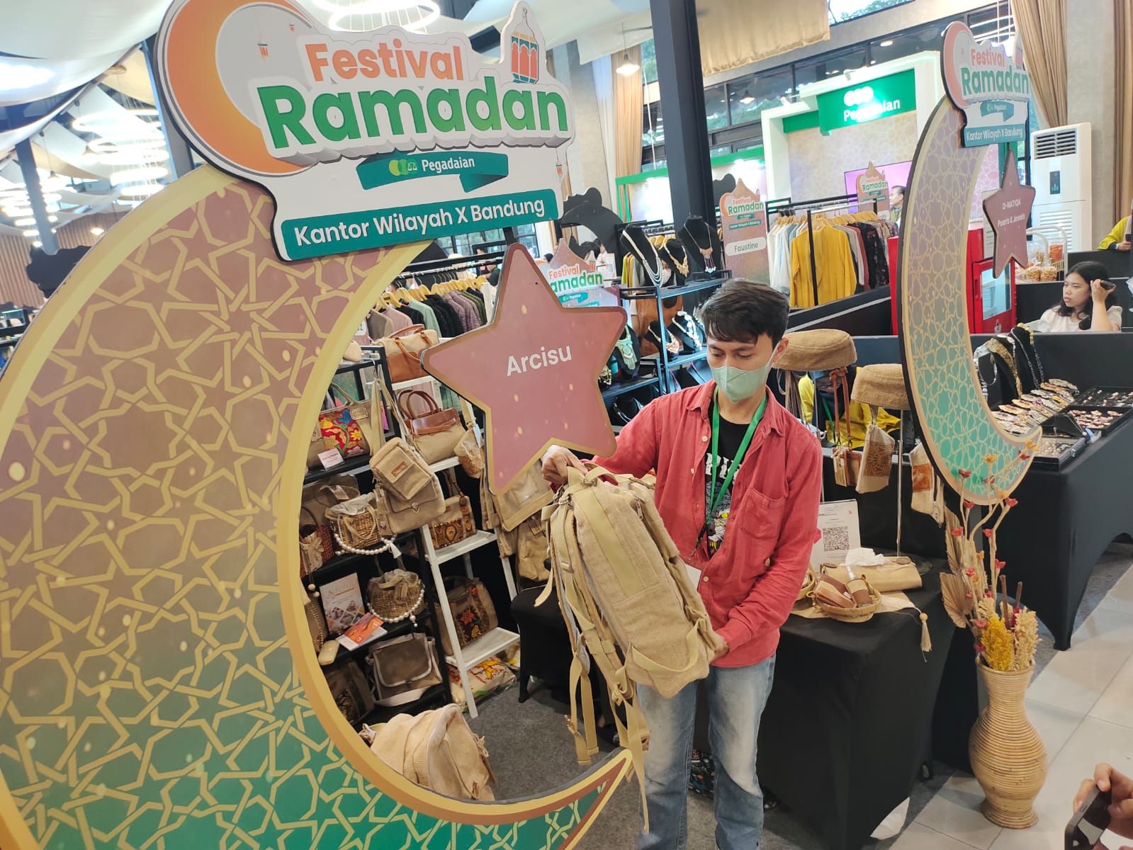 Festival ini digelar salah satunya untuk mengedukasi masyarakat tentang produk Pegadaian, seperti tabungan emas.