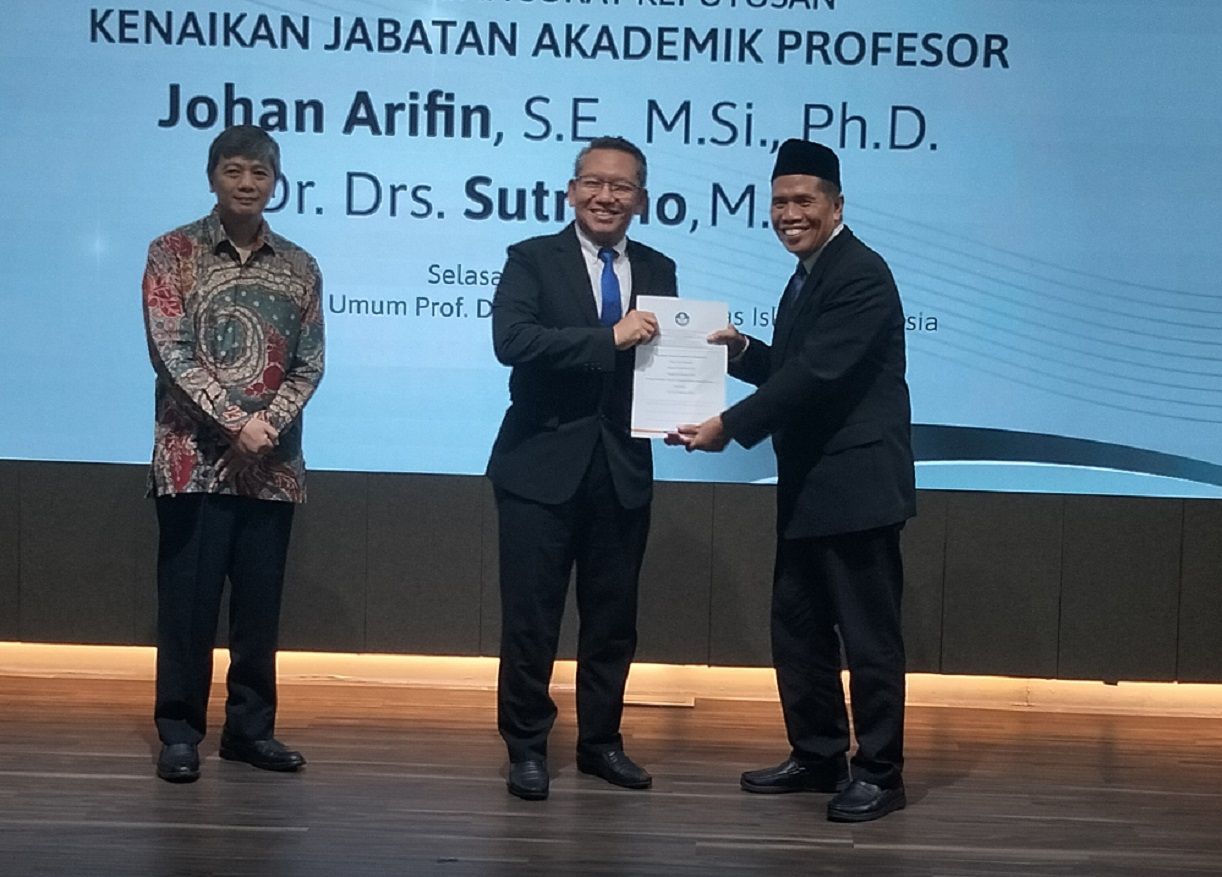 Dosen FBE UII Sutrisno berhasil meraih Jabatan akademik Profesor dalam bidang ilmu Manajemen Keuangan 