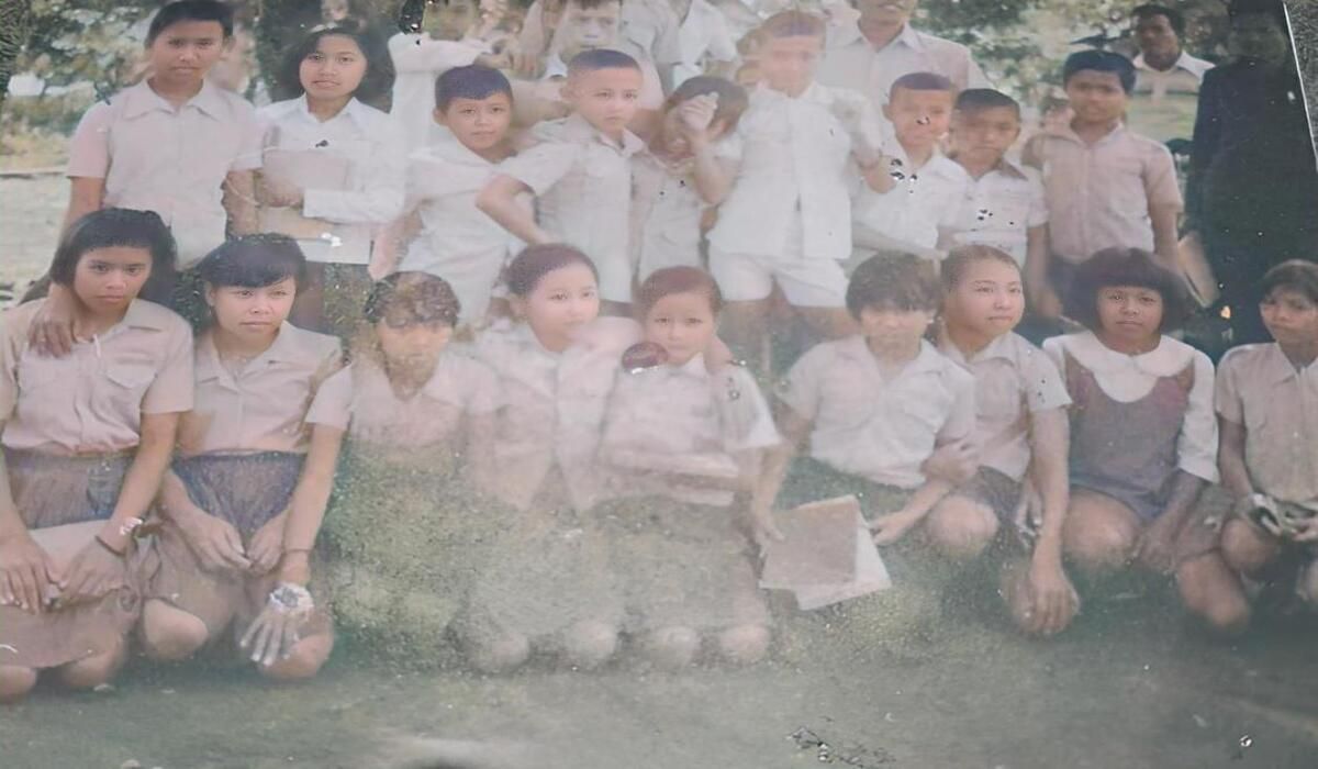 Ilustrasi anak-anak SMPN Palampang pada tahun 1980-an