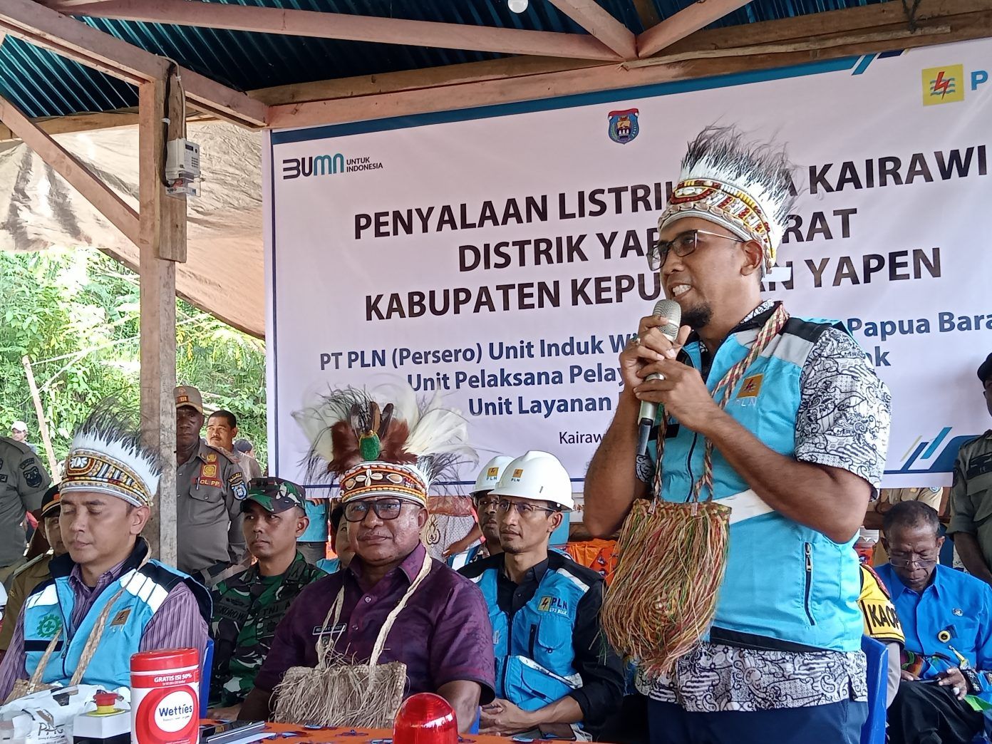 Saat peresmian tersebut, General manager unit induk Papua dan Papua Barat, Budiono juga mengatakan Saat ini pembangunan listrik juga sedang berjalan di Kampung Papuma dan Ansus.