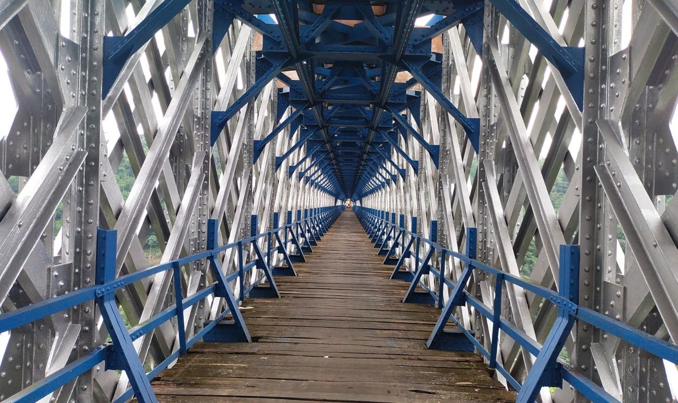 Jembatan Cirahong terlihat kokoh dan indah meski sudah berusia di atas satu abad. 
