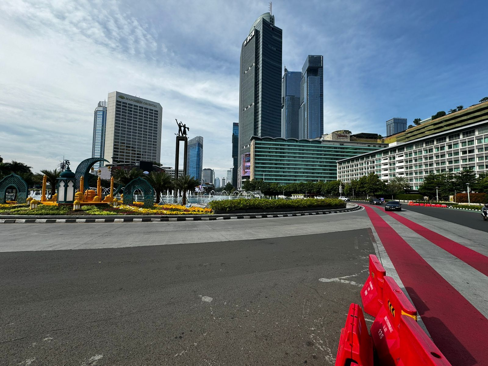 Ruas jalan Jakarta yang sepi pada H-1 Lebaran 2024, Selasa, 9 April 2024. 