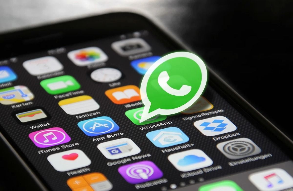 Ilustrasi WhatsApp, Cara Buat Stiker Bernuansa Ramadhan di WhatsApp Tanpa Aplikasi Pihak Ketiga,Selasa 9 April 2024