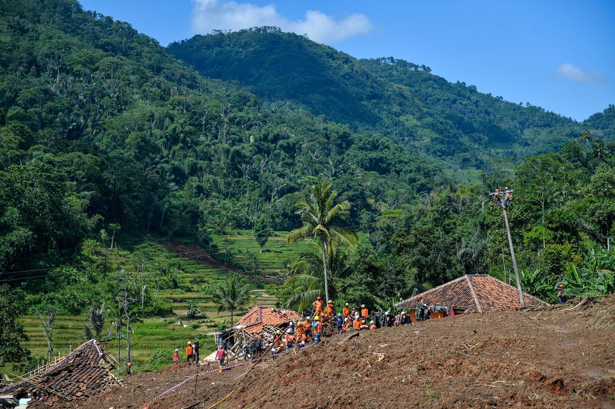 Di Balik Longsor Cipongkor Bandung Barat: Pepohonan Menghilang, Huma ...