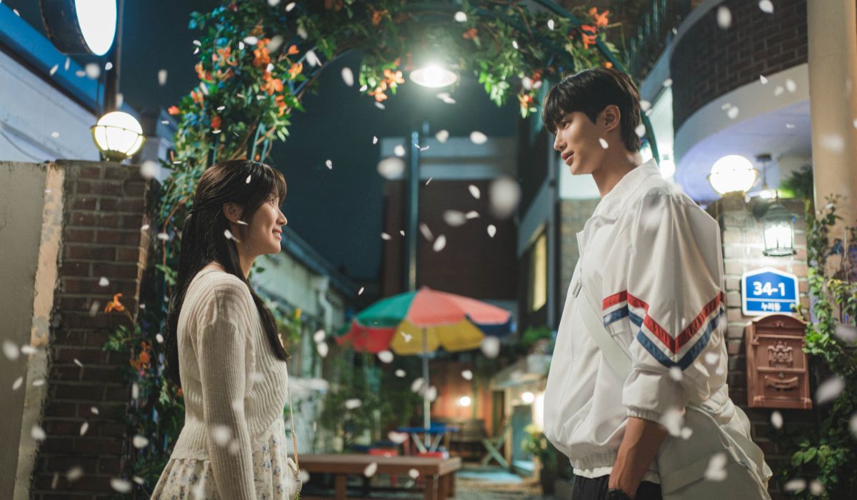 Kim Hye Yoon dan Byeon Woo Seok di drakor terbaru berjudul Lovely Runner.//