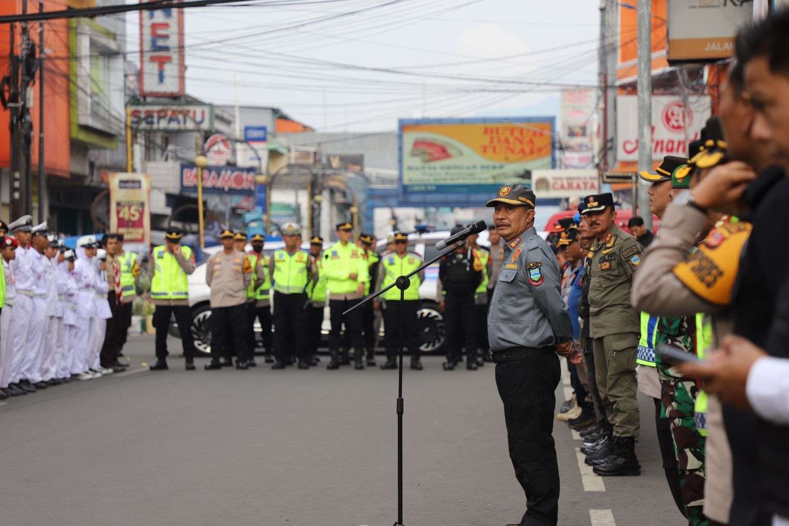 Ketegasan Pj Bupati Garut dalam penegakkan aturan penertiban PKL dan Parkir liar di Kota Garut.