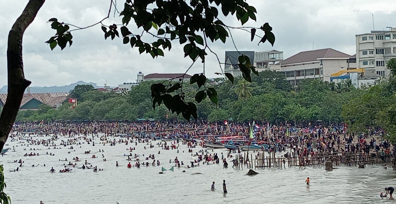 Pantai Pangandaran masih dipadati wisatawan pada H+4 Lebaran 2024.