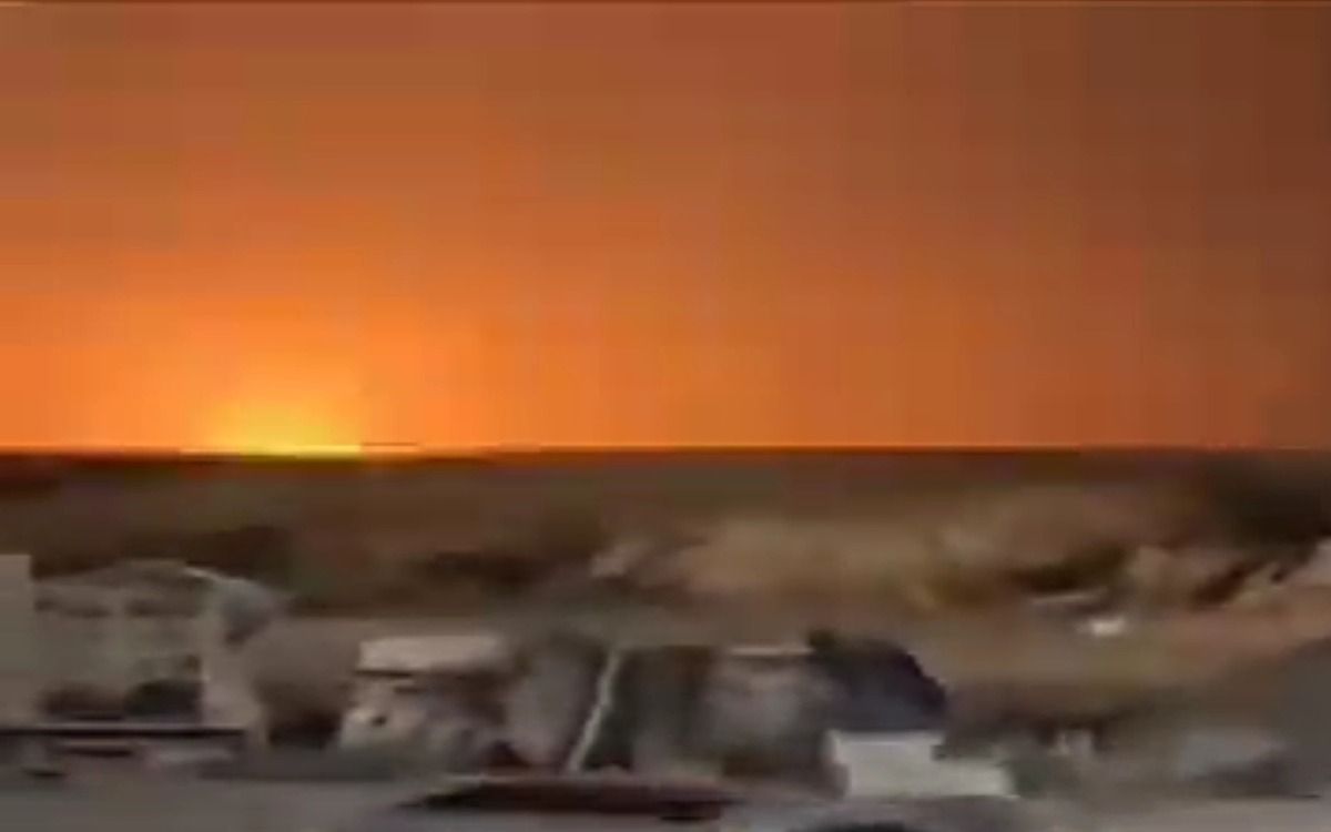 Tangkapan layar rudal Iran meledak di wilayah pendudukan Israel, Minggu 14 April 2024 waktu setempat. 