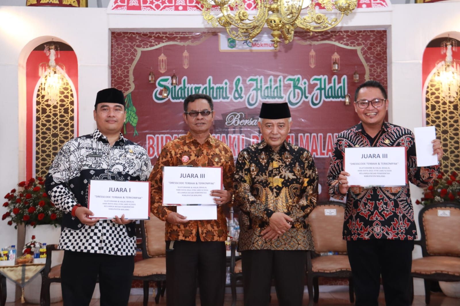 Pemenang dress code terbaik acara hahal bihalal Pemkab Malang./