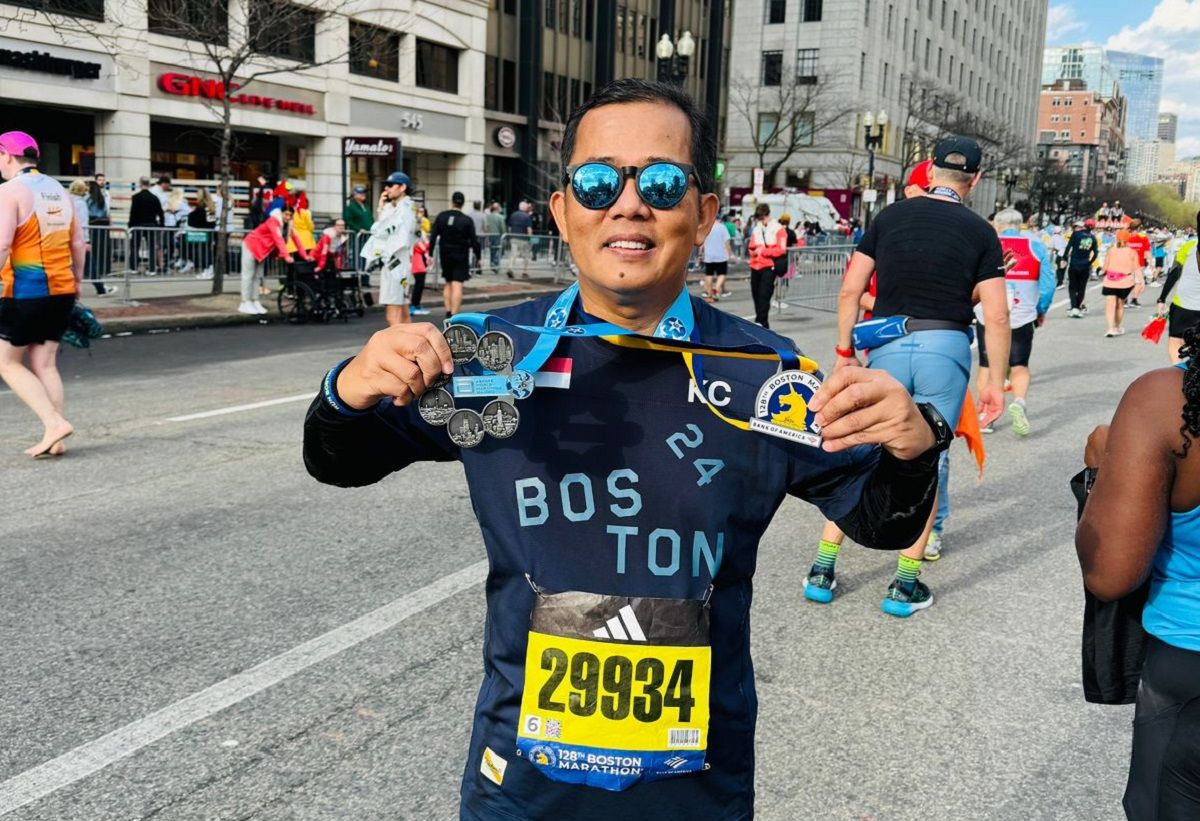 Ecep Suwardaniyasa Muslimin, menjadi jurnalis Indonesia pertama yang meraih Six Star Marathon di Boston, Amerika Serikat, Senin 15 April 2024 waktu setempat.*/Dok. Pribadi