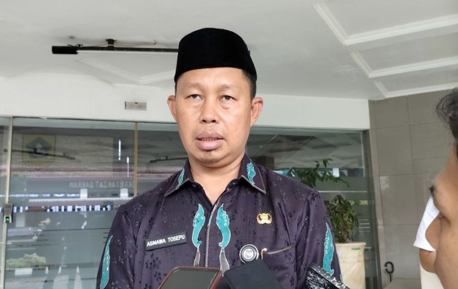 Penjabat Bupati Bogor Asmawa Tosepu di Cibinong, Kabupaten Bogor, Jawa Barat.